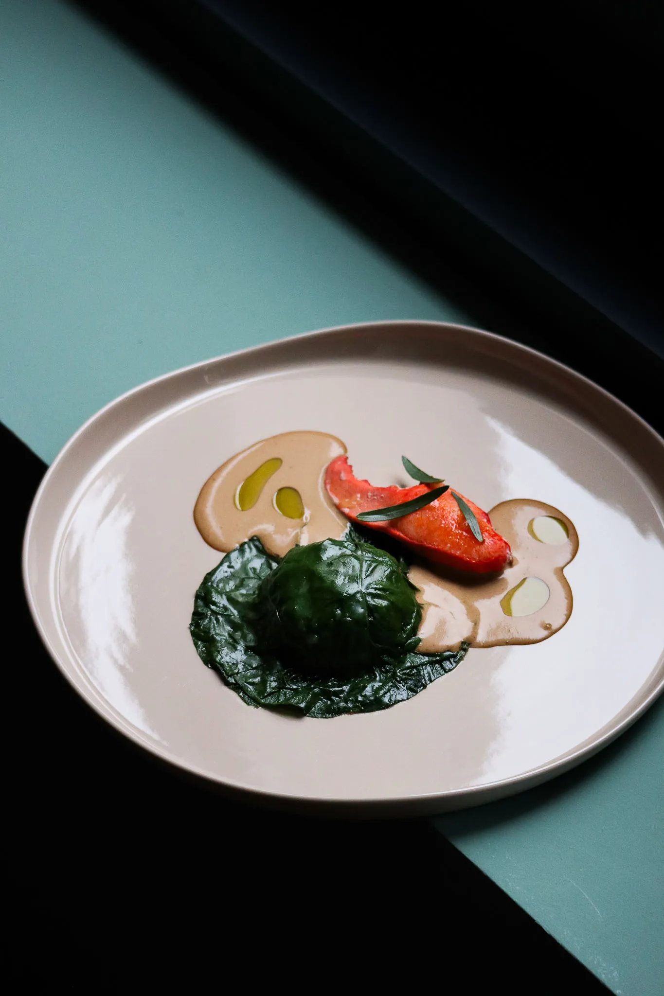 Raviole de homard, sauce dieppoise