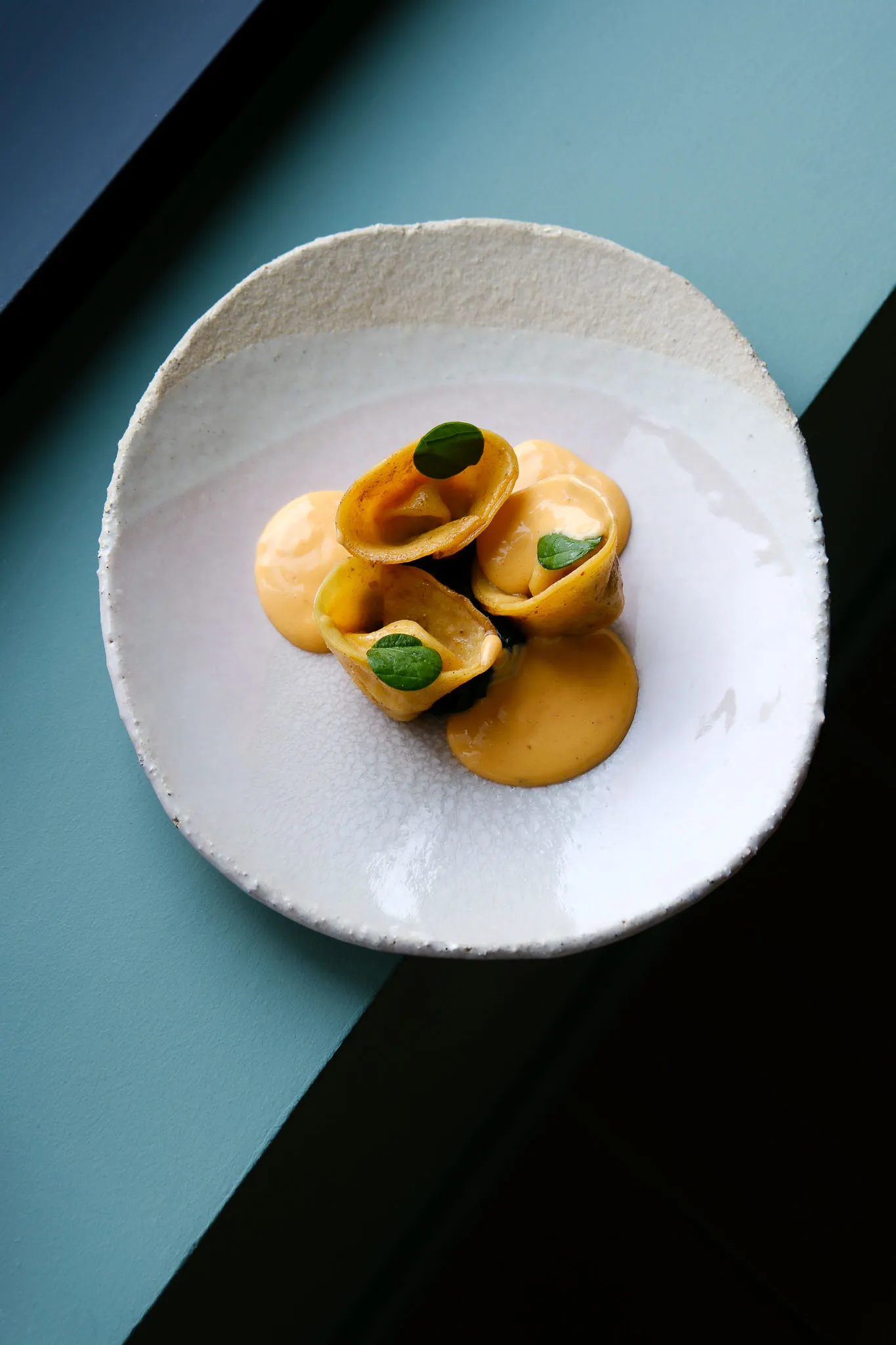 Cappelletti de homard, sauce hollandaise à la bisque