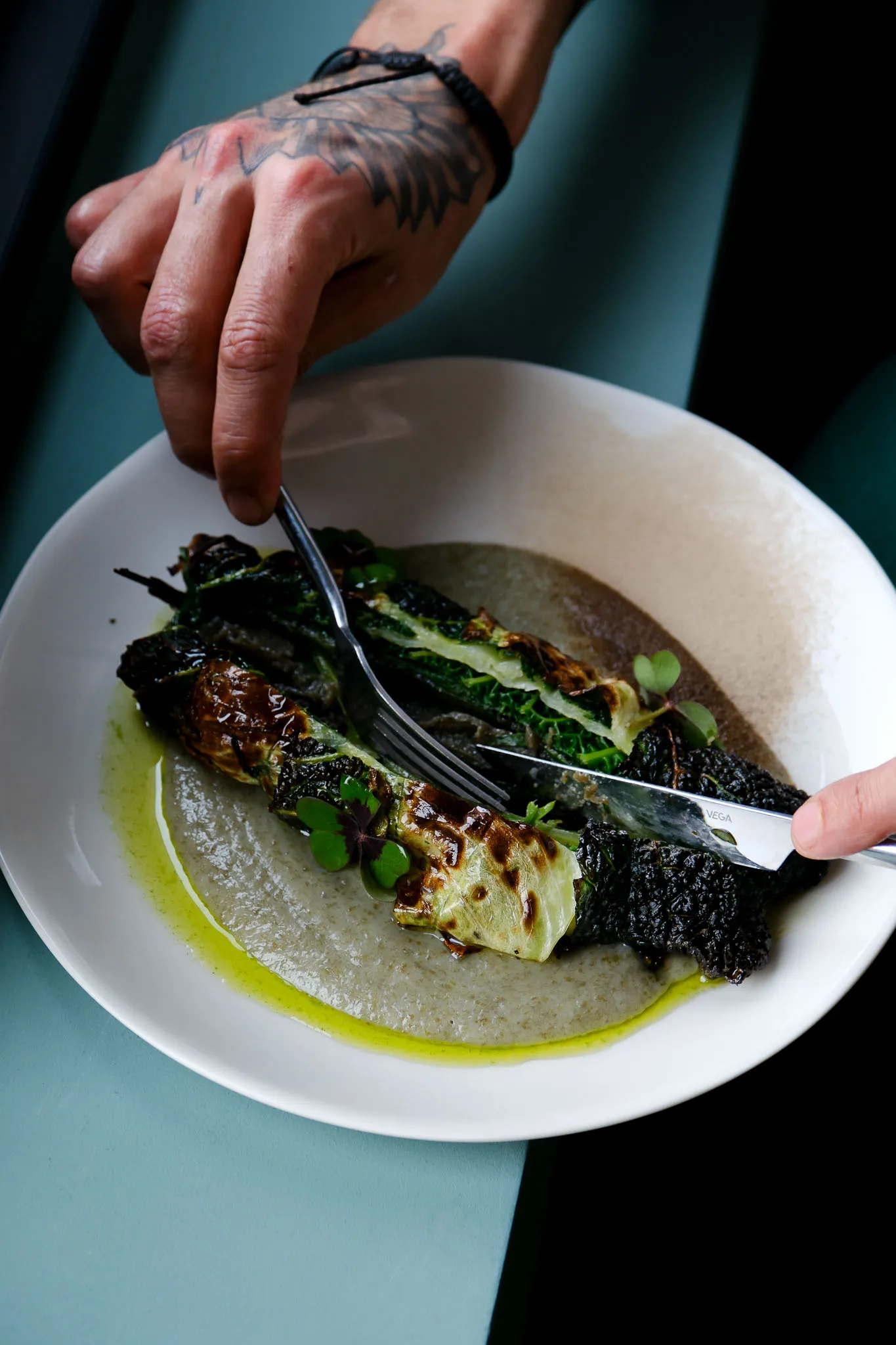 Rôti de légumes, sauce topinambour et feuilles de nori